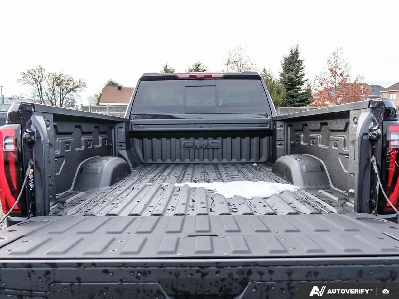 2026 GMC SIERRA 2500HD Crew Cab Standard Box 4-Wheel Drive Denali Photo