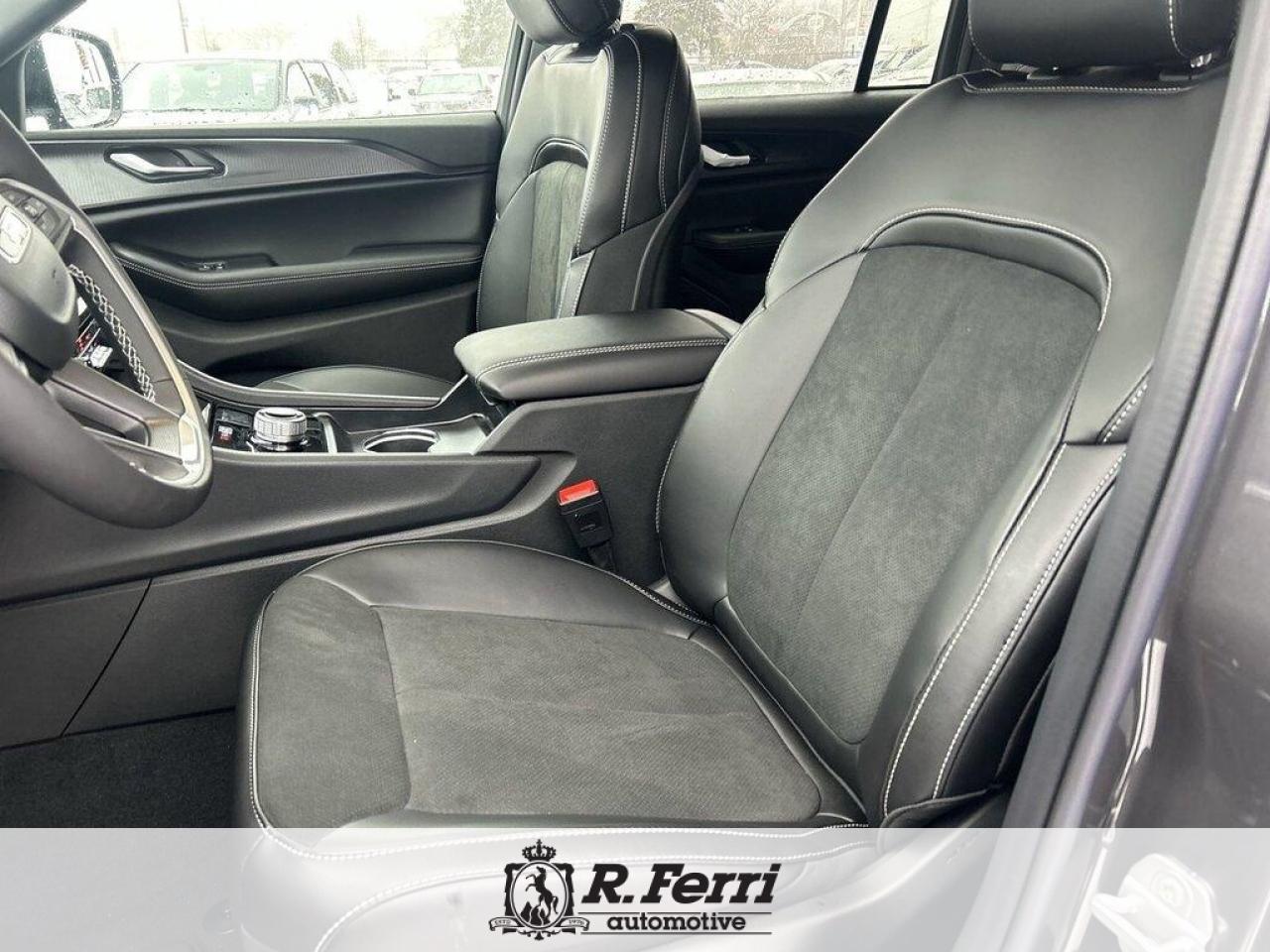 2025 Jeep Grand Cherokee Laredo 4dr 4x4 Photo