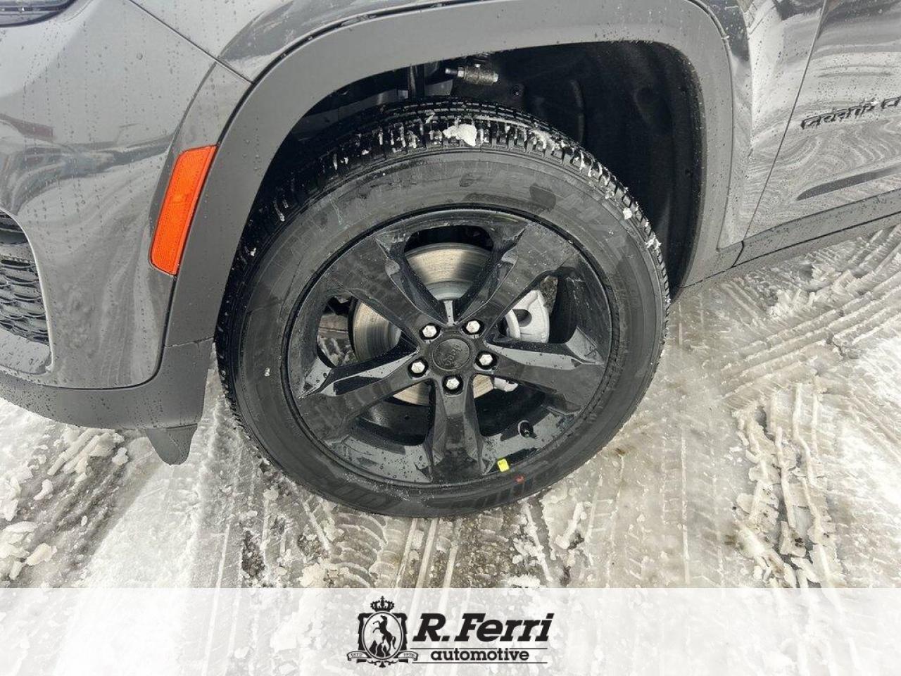 2025 Jeep Grand Cherokee Laredo 4dr 4x4 Photo