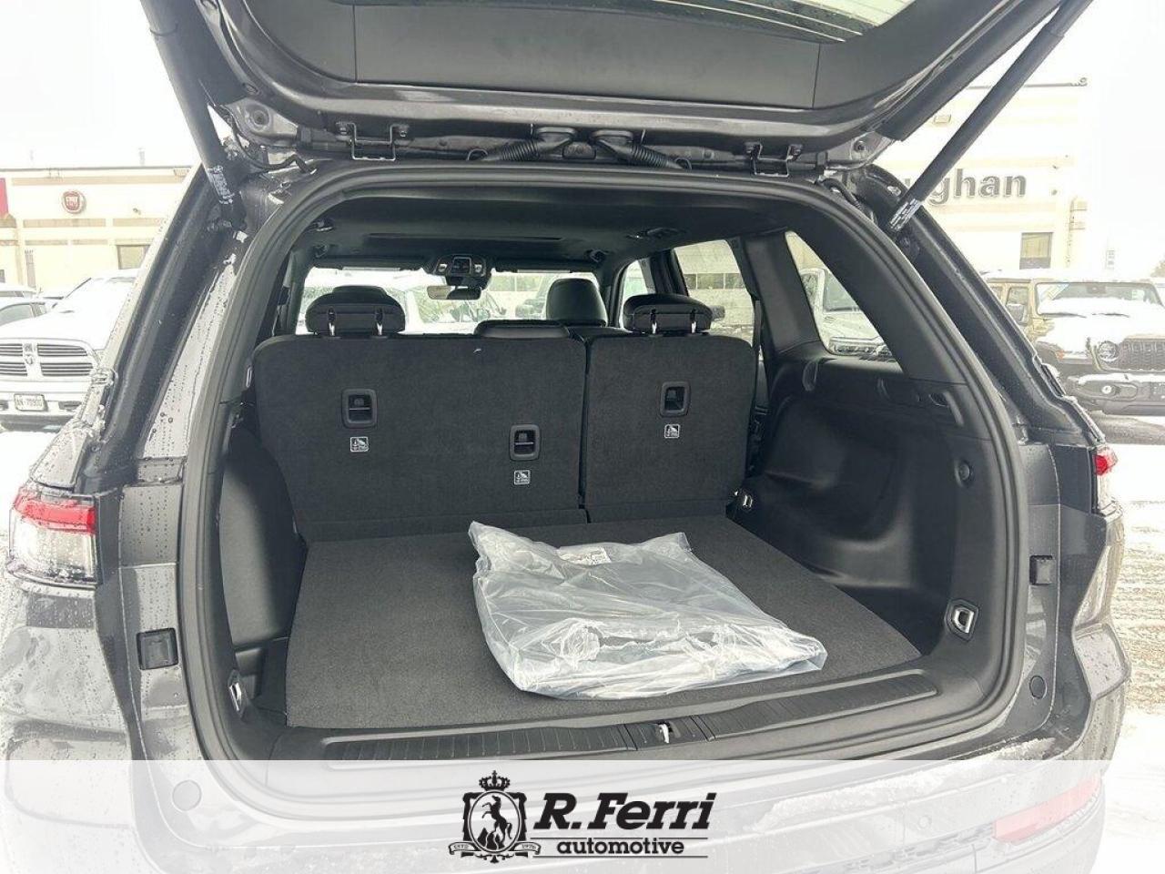 2025 Jeep Grand Cherokee Laredo 4dr 4x4 Photo