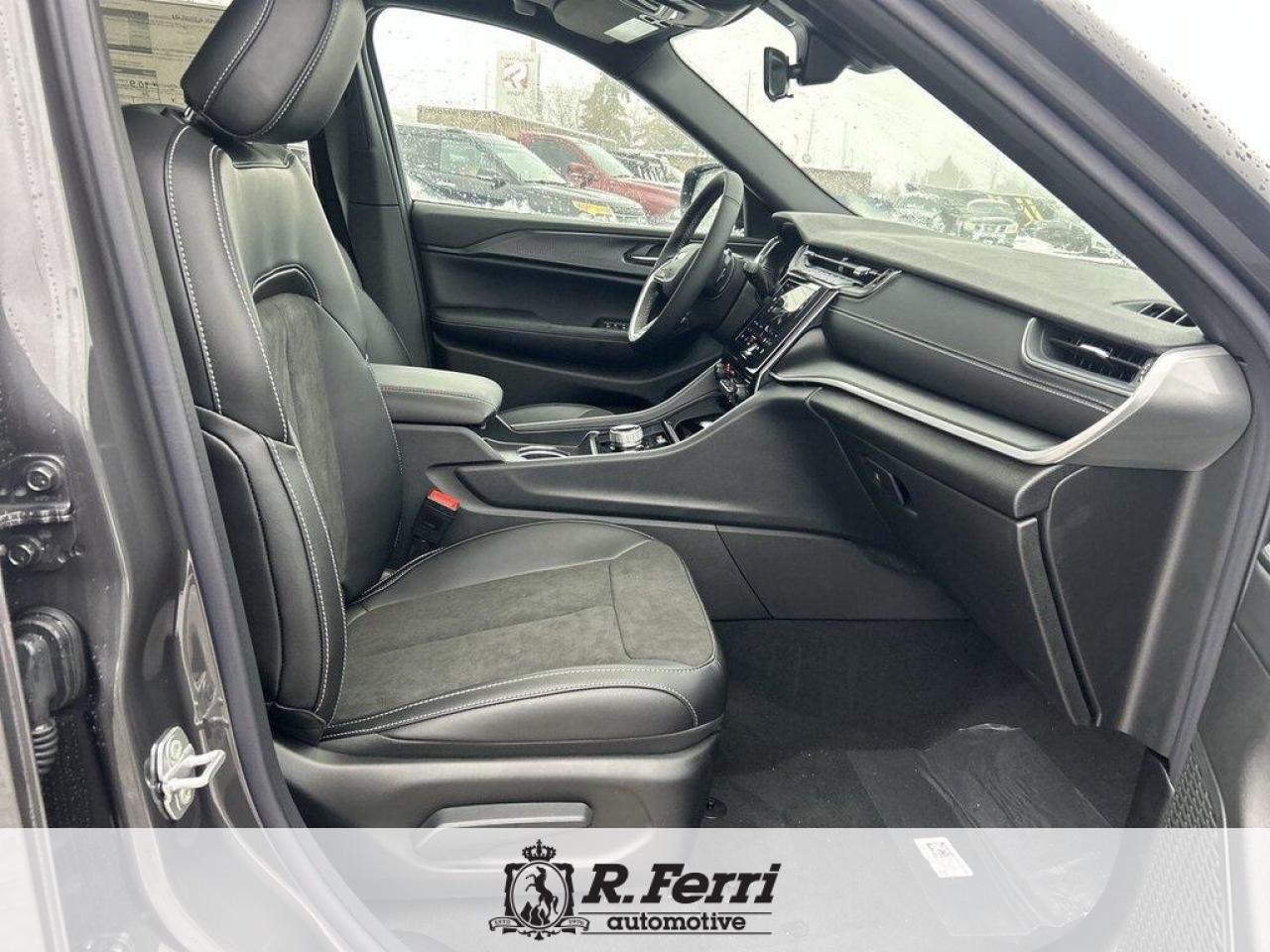 2025 Jeep Grand Cherokee Laredo 4dr 4x4 Photo