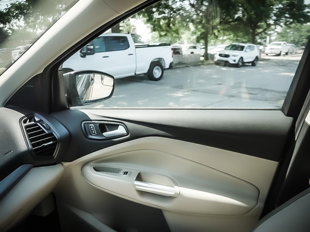 2016 Ford Escape  Photo