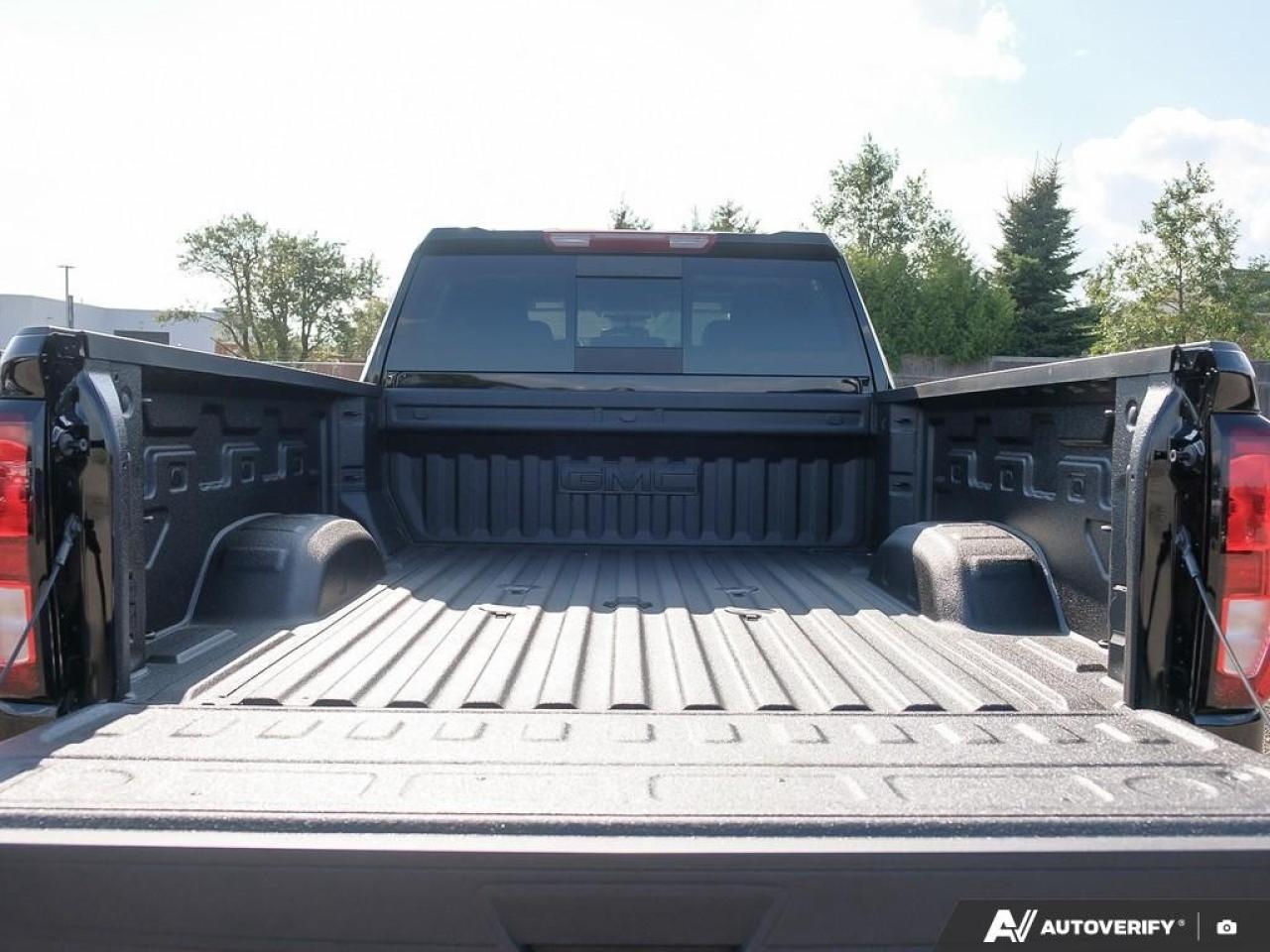 2026 GMC SIERRA 2500HD Crew Cab Standard Box 4-Wheel Drive SLE Photo