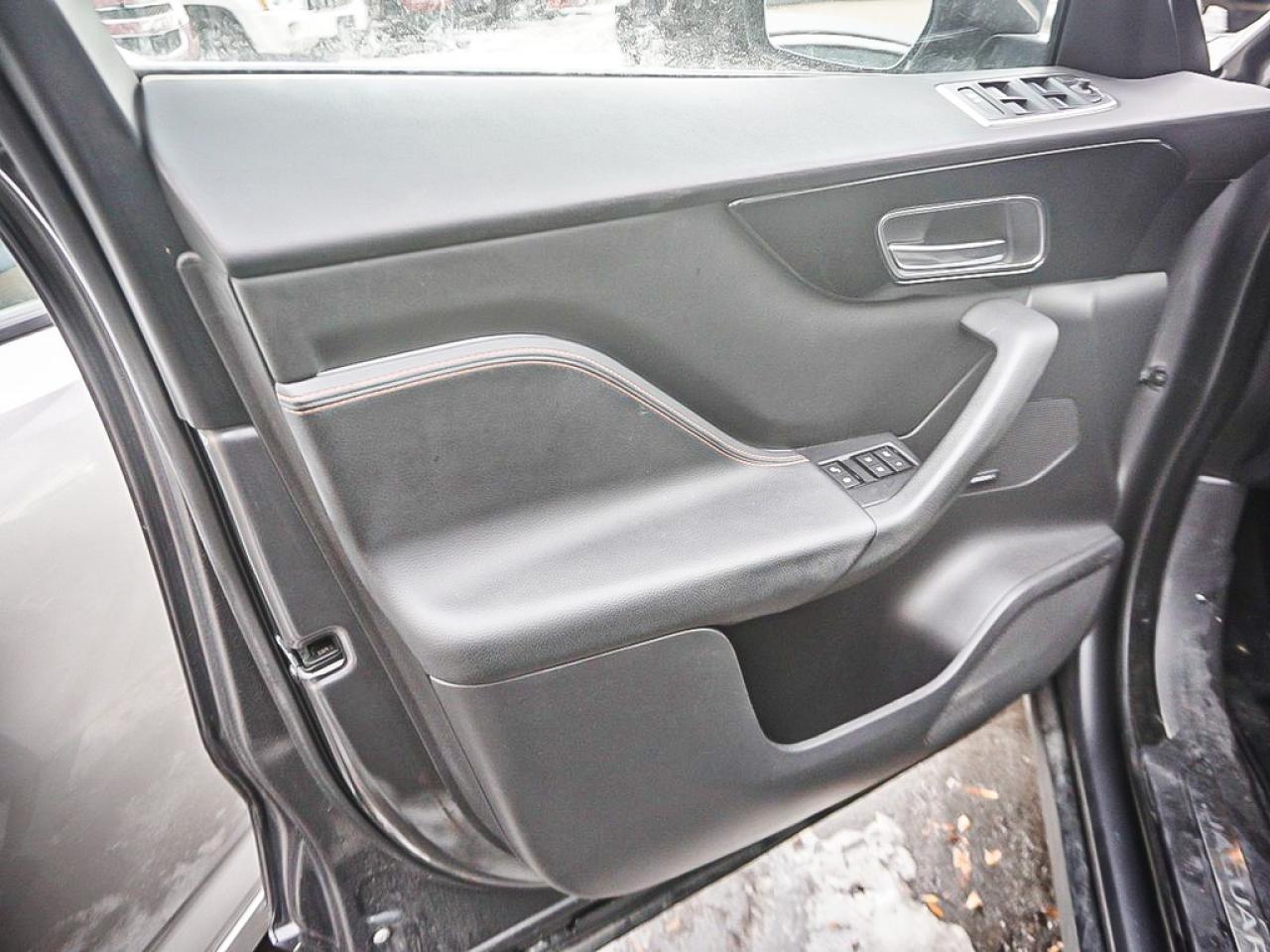 2018 Jaguar F-PACE  Photo