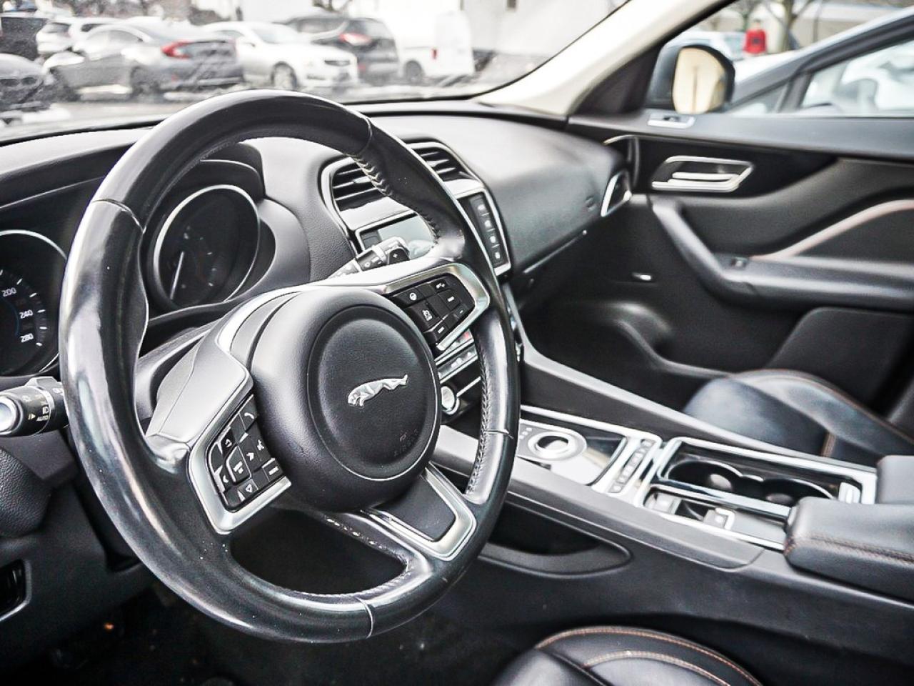 2018 Jaguar F-PACE  Photo