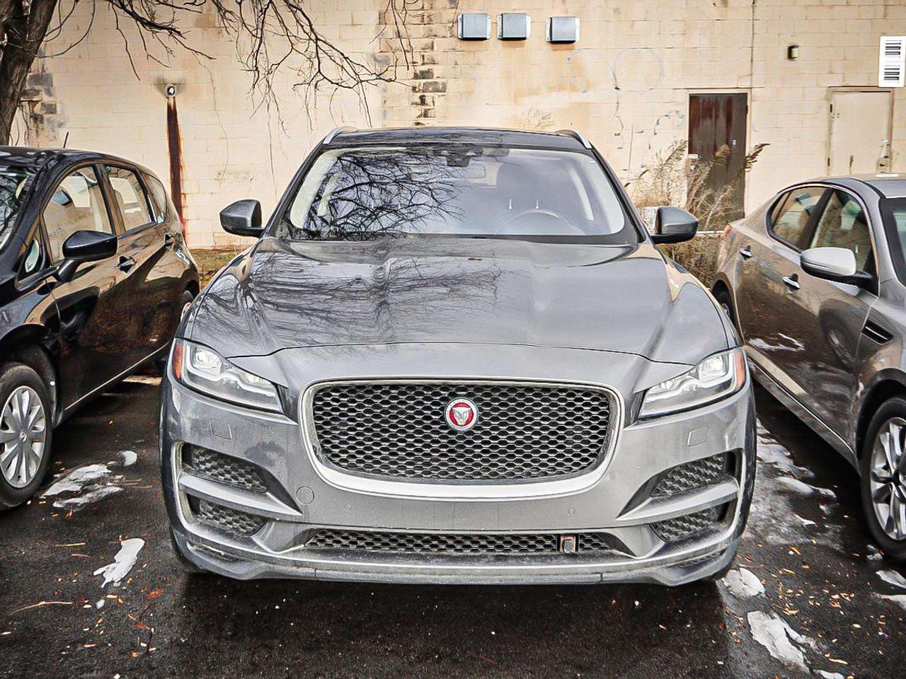 2018 Jaguar F-PACE  Photo3