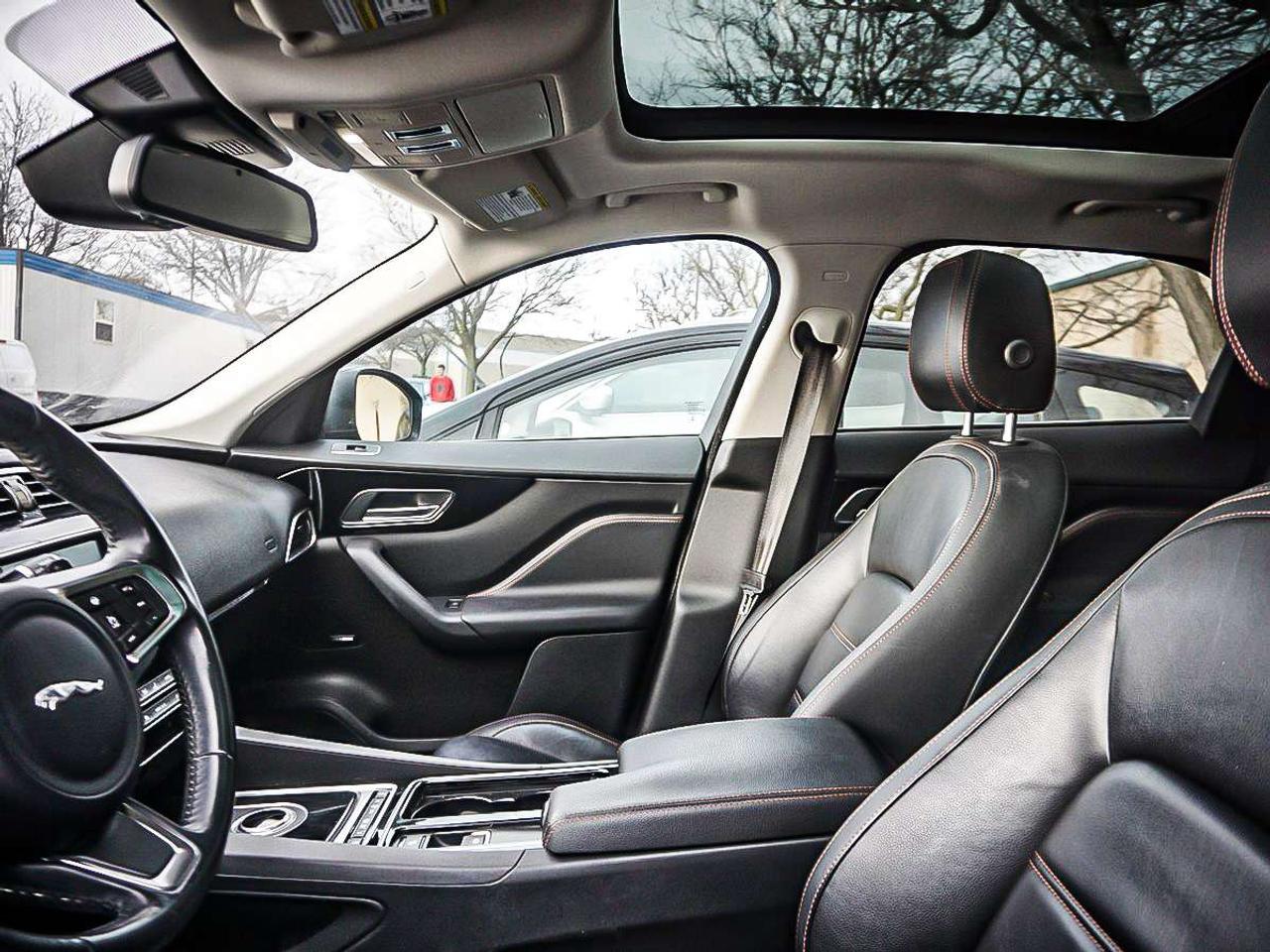 2018 Jaguar F-PACE  Photo