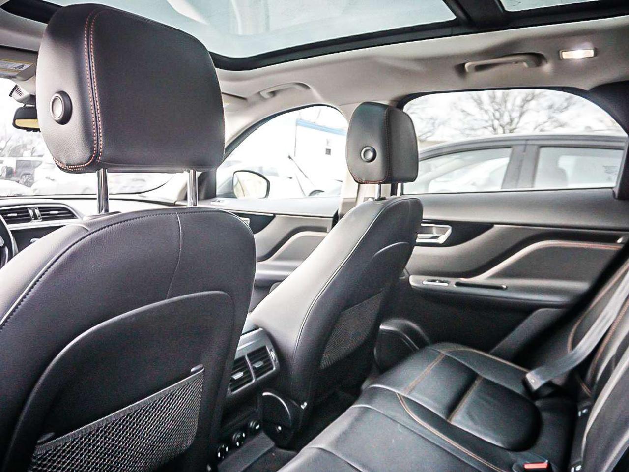 2018 Jaguar F-PACE  Photo