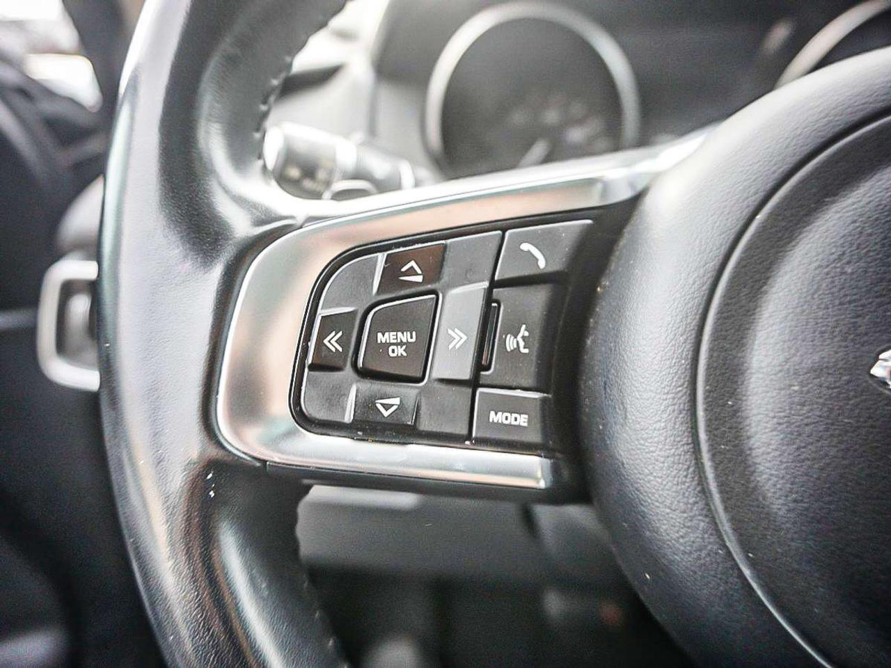 2018 Jaguar F-PACE  Photo