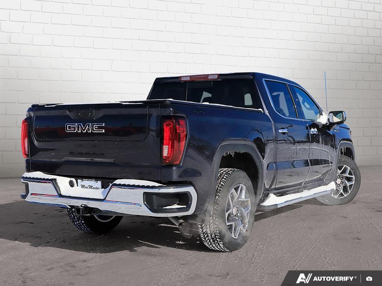 2026 GMC Sierra 1500 Crew Cab Short Box 4-Wheel Drive SLT Photo4