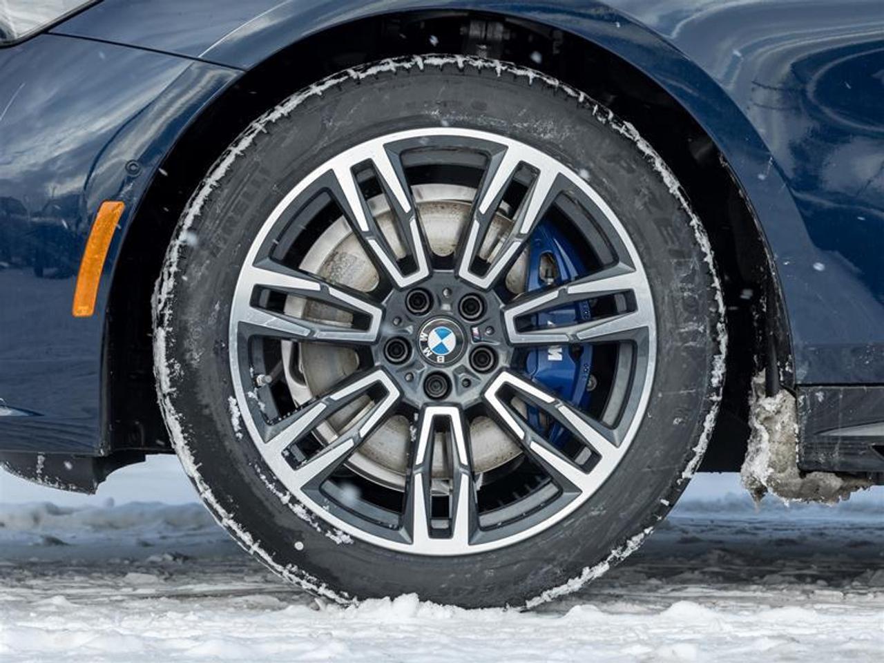 2026 BMW 530 i xDrive 4dr All-Wheel Drive Sedan Photo4