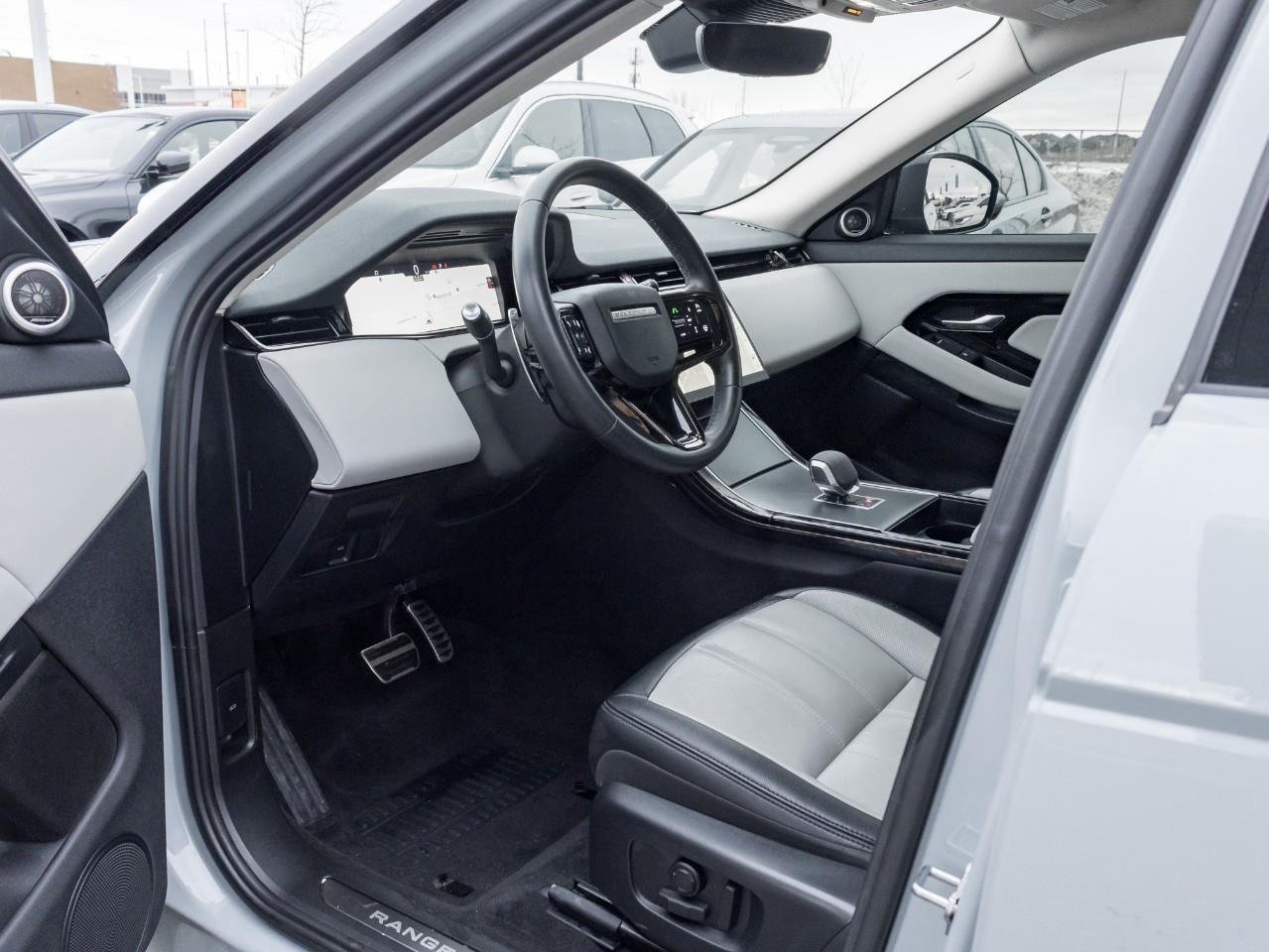 2024 Land Rover Range Rover Evoque Dynamic SE All-Wheel Drive Photo