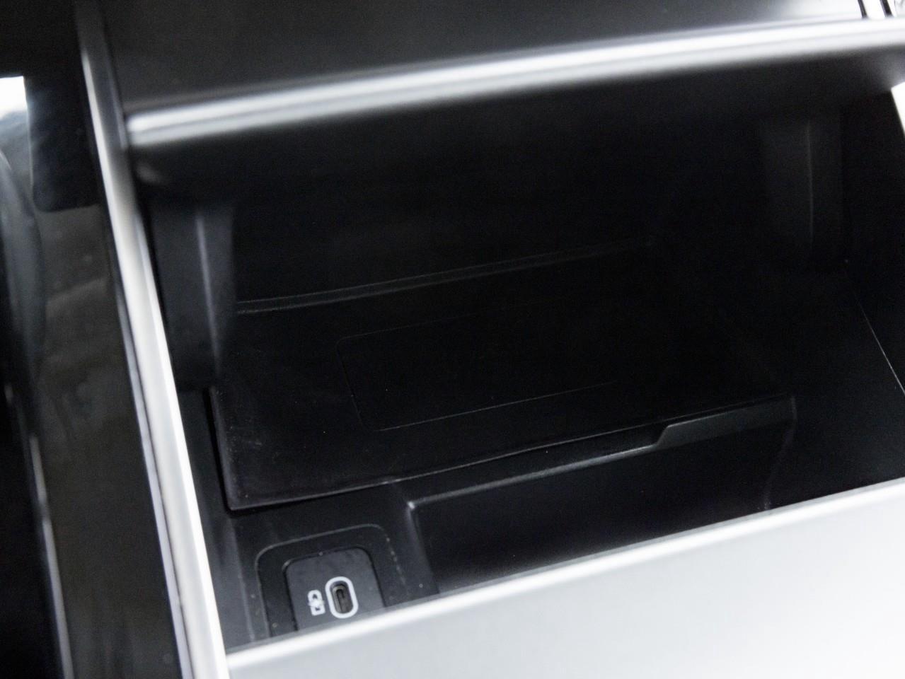 2024 Land Rover Range Rover Evoque Dynamic SE All-Wheel Drive Photo