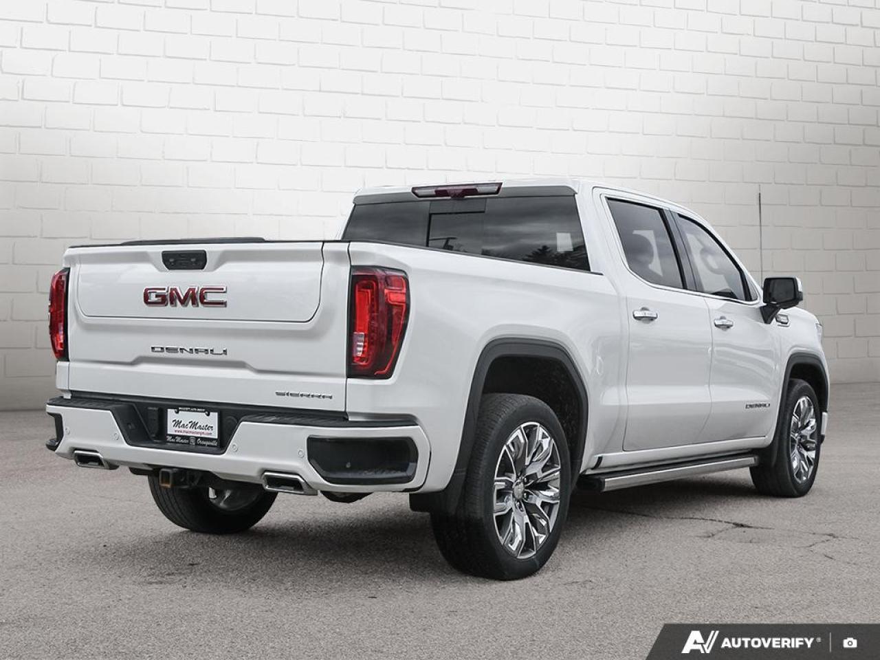 2023 GMC Sierra 1500 Crew Cab Short Box 4-Wheel Drive Denali Photo4