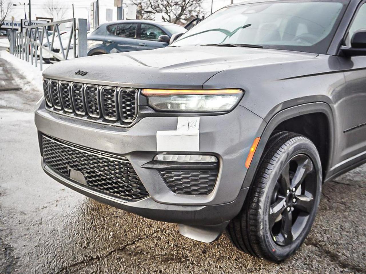 2025 Jeep Grand Cherokee  Photo3