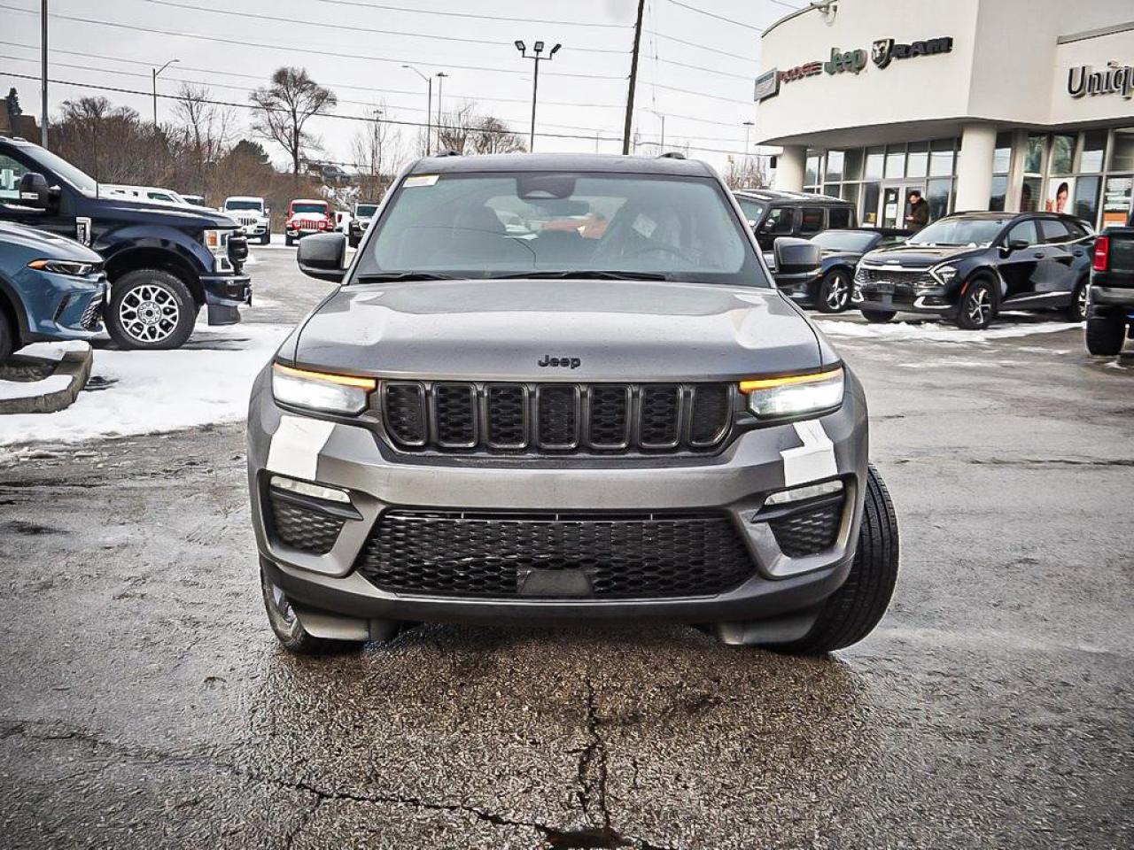 2025 Jeep Grand Cherokee  Photo2
