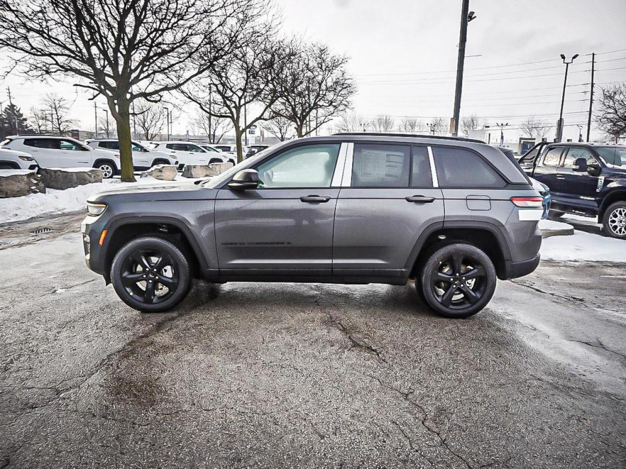 2025 Jeep Grand Cherokee  Photo