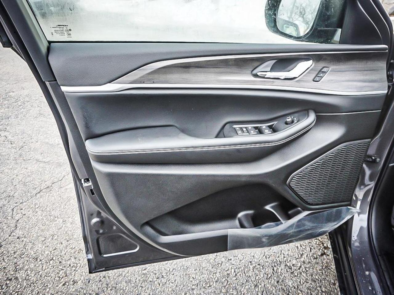 2025 Jeep Grand Cherokee  Photo