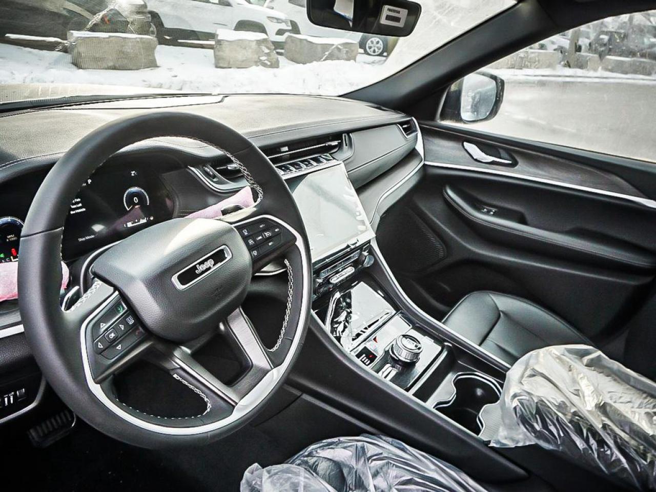 2025 Jeep Grand Cherokee  Photo