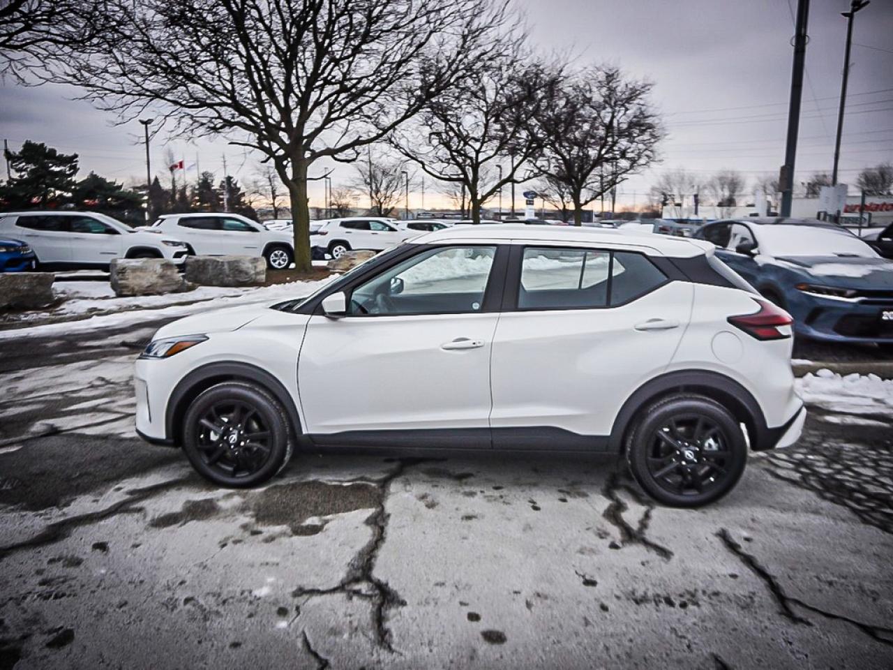 2023 Nissan Kicks  Photo