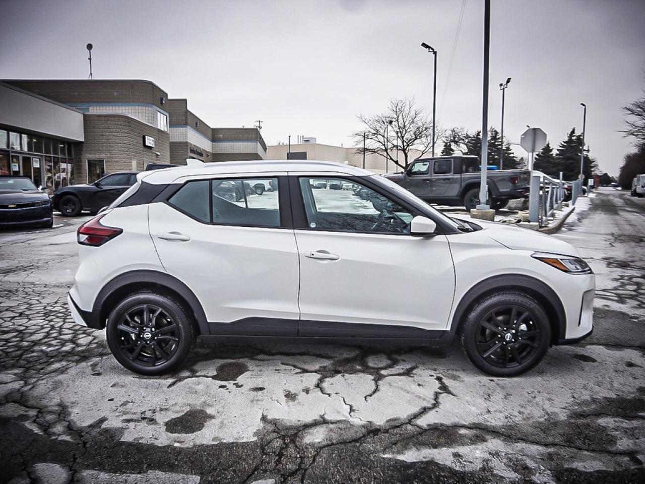 2023 Nissan Kicks  Photo