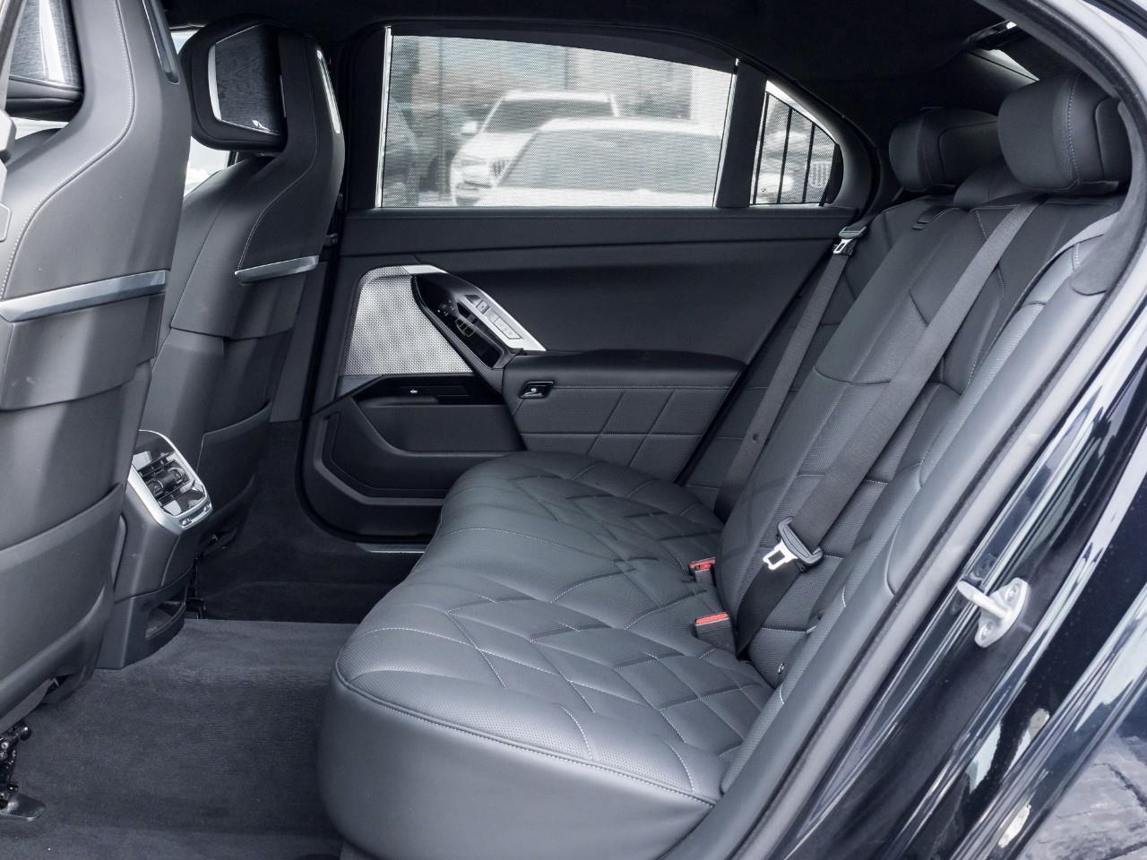 2023 BMW 760 i xDrive 4dr All-Wheel Drive Sedan Photo