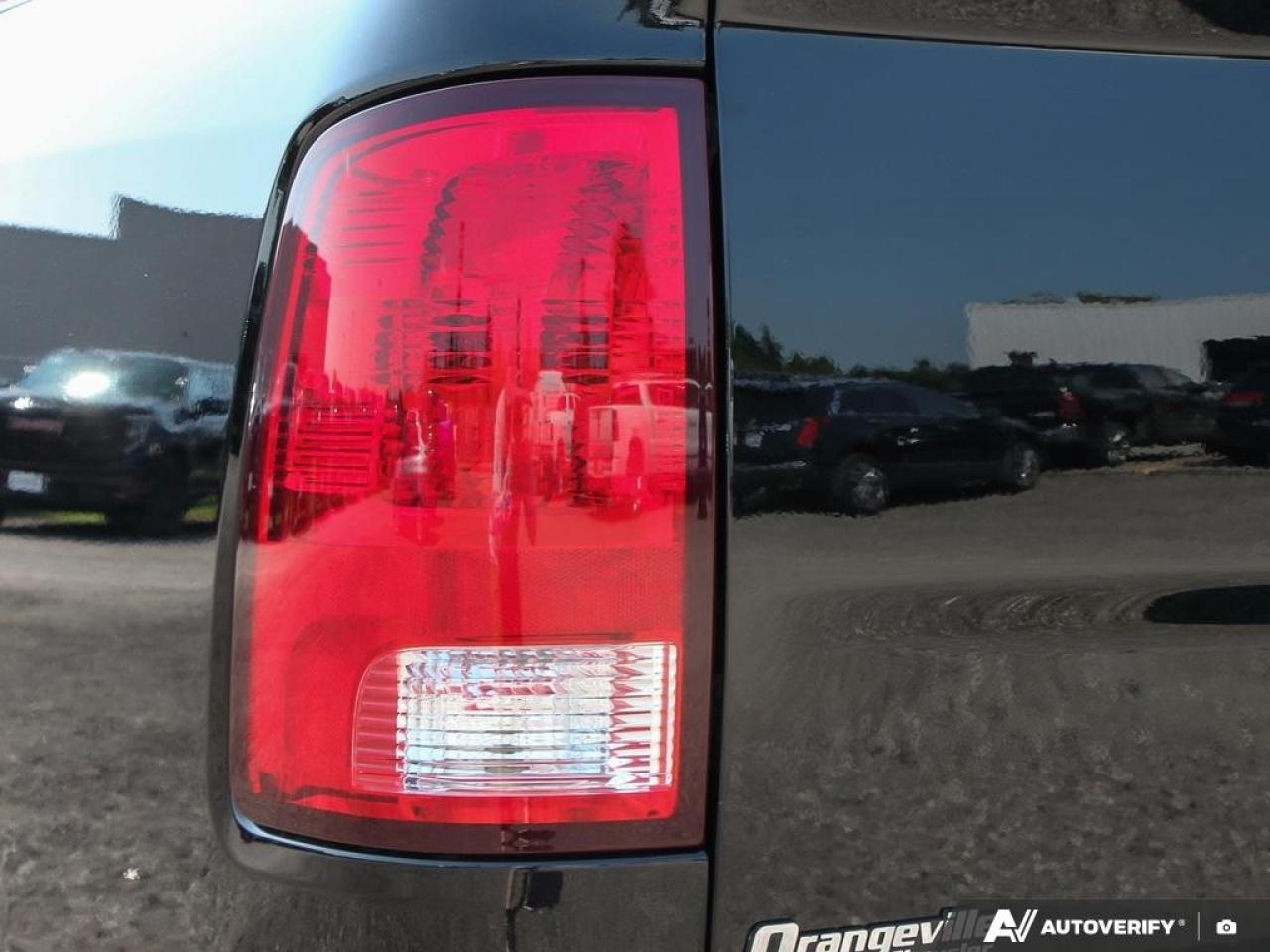 2023 RAM 1500 Classic SLT 4x4 Crew Cab 5'7" Box Photo