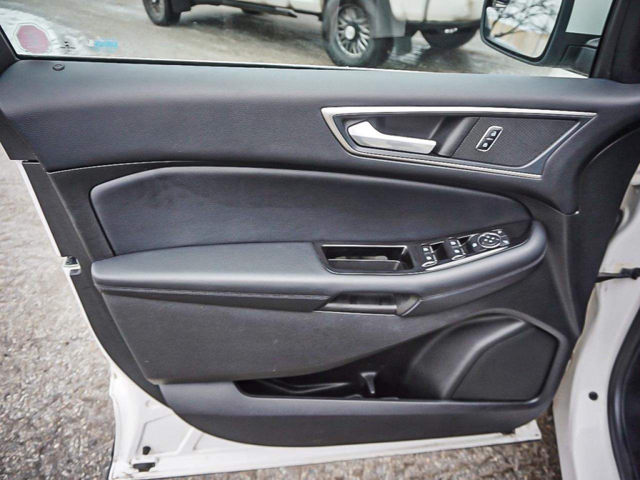 2017 Ford Edge  Photo