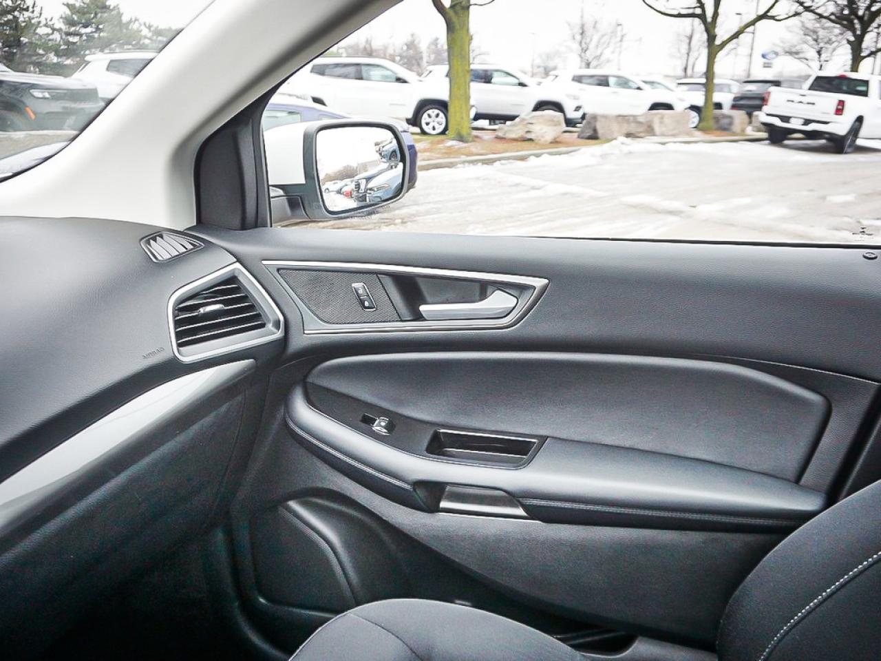 2017 Ford Edge  Photo