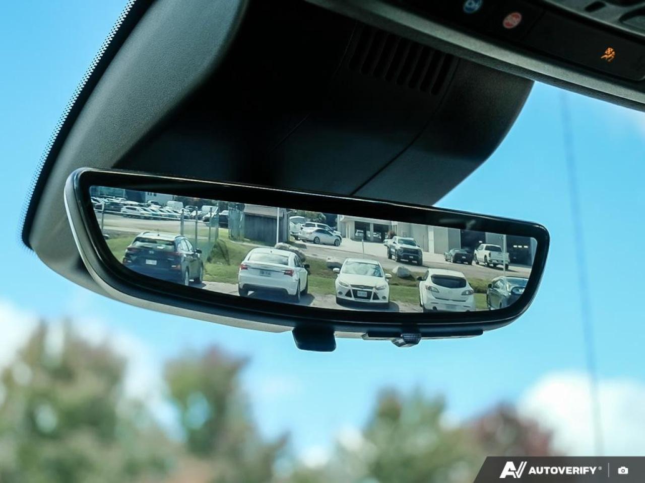 2024 GMC Sierra 1500 Crew Cab Short Box 4-Wheel Drive Denali Ultimate Photo