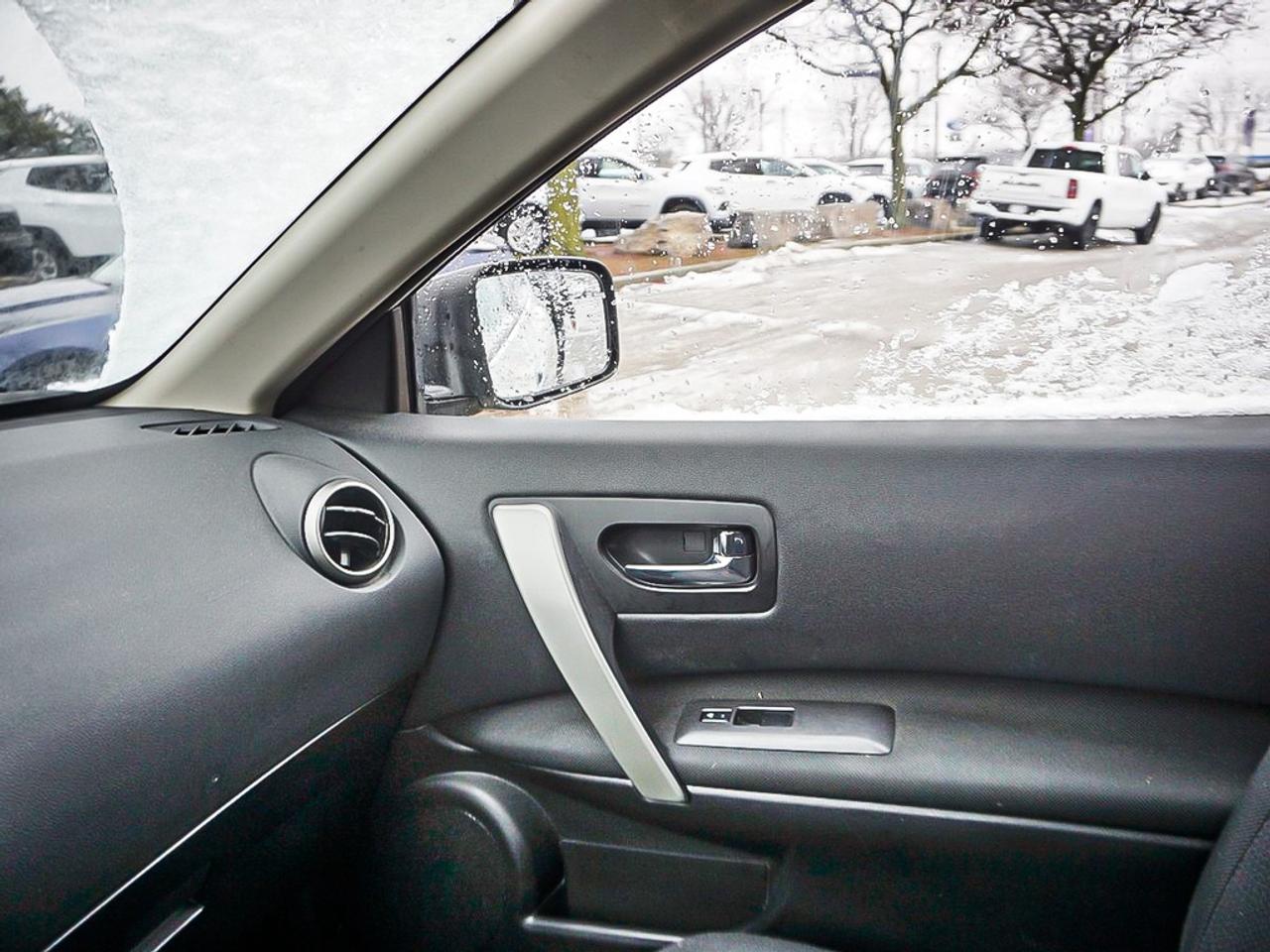 2013 Nissan Rogue  Photo