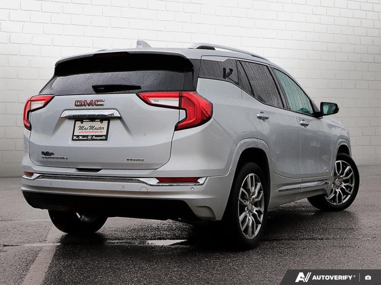 2022 GMC Terrain AWD Denali Photo4