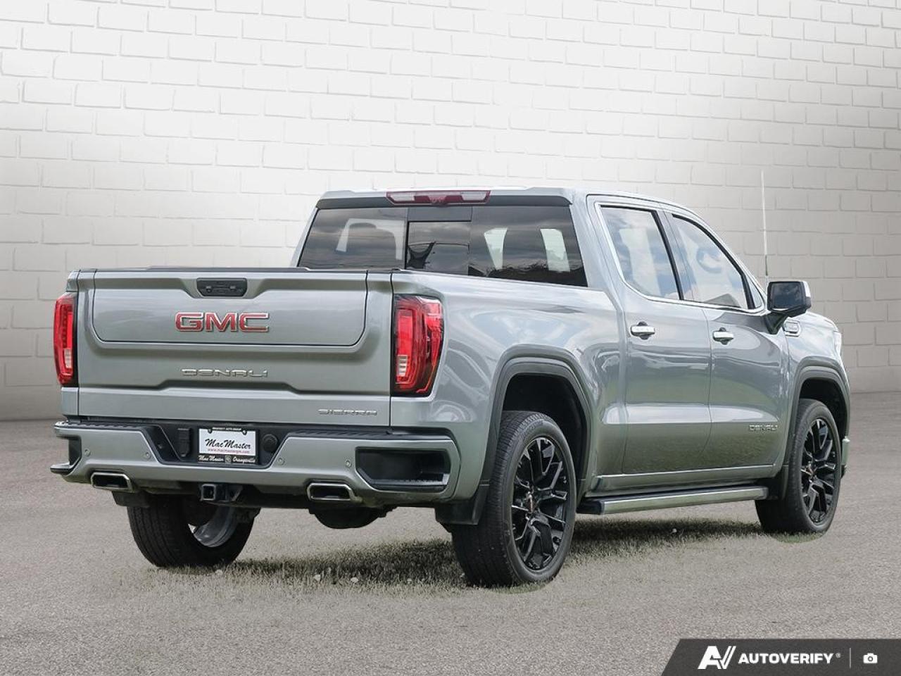 2023 GMC Sierra 1500 Crew Cab Short Box 4-Wheel Drive Denali Photo4