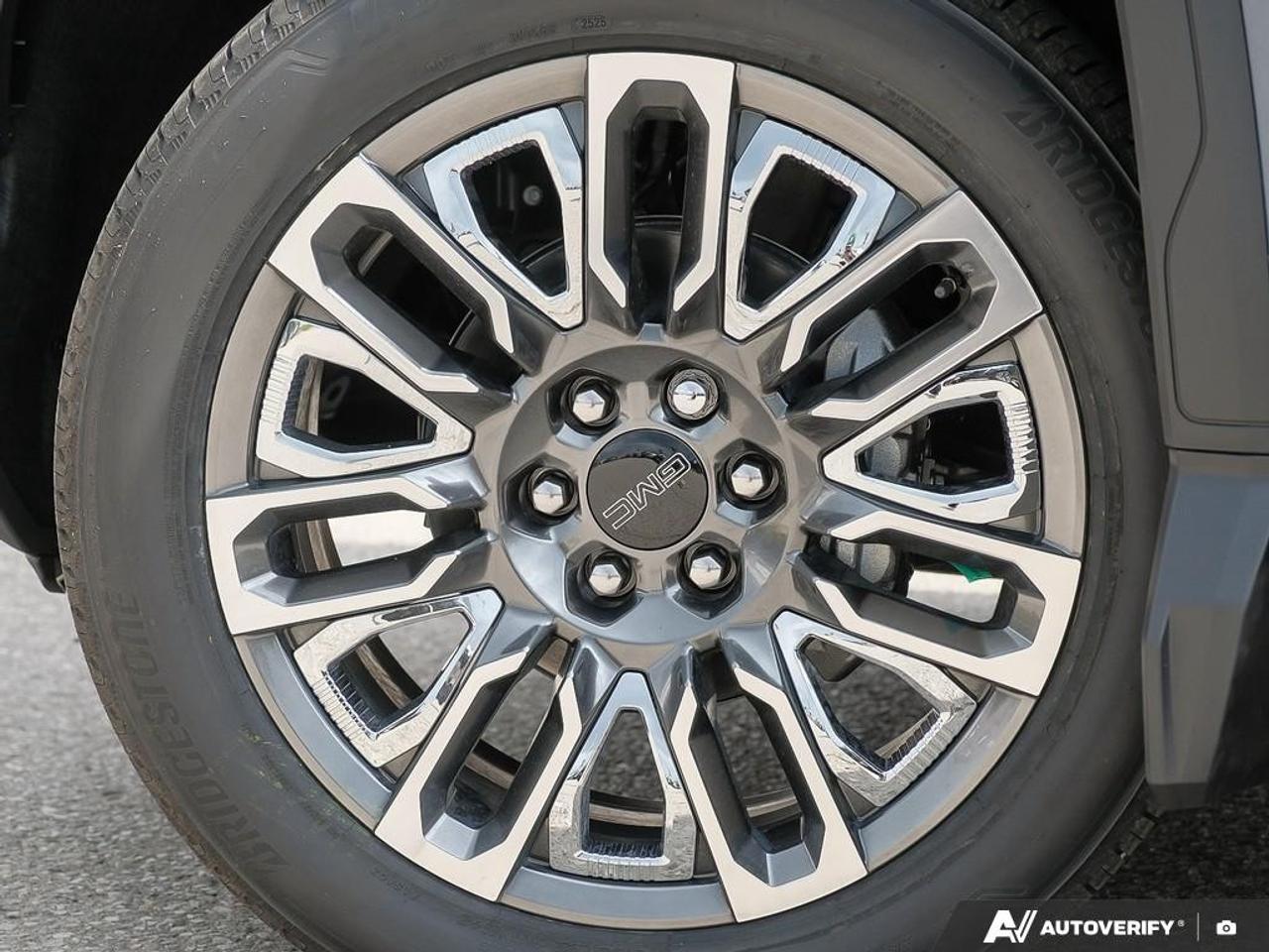 2026 GMC Sierra 1500 Crew Cab Short Box 4-Wheel Drive Denali Ultimate Photo