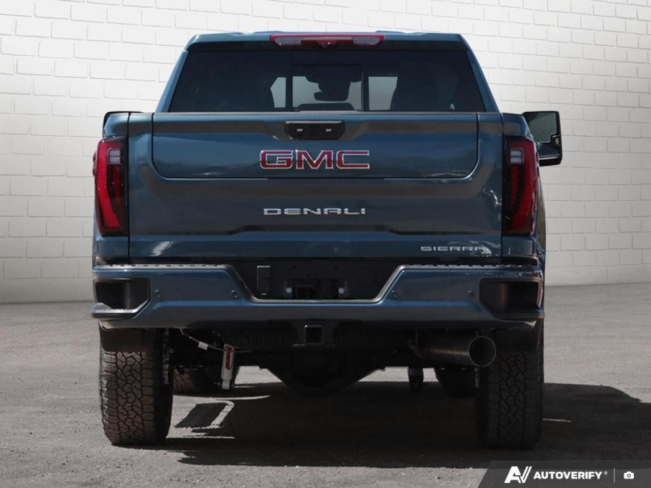 2025 GMC SIERRA 2500HD 4WD Crew Cab Standard Box Denali Photo4
