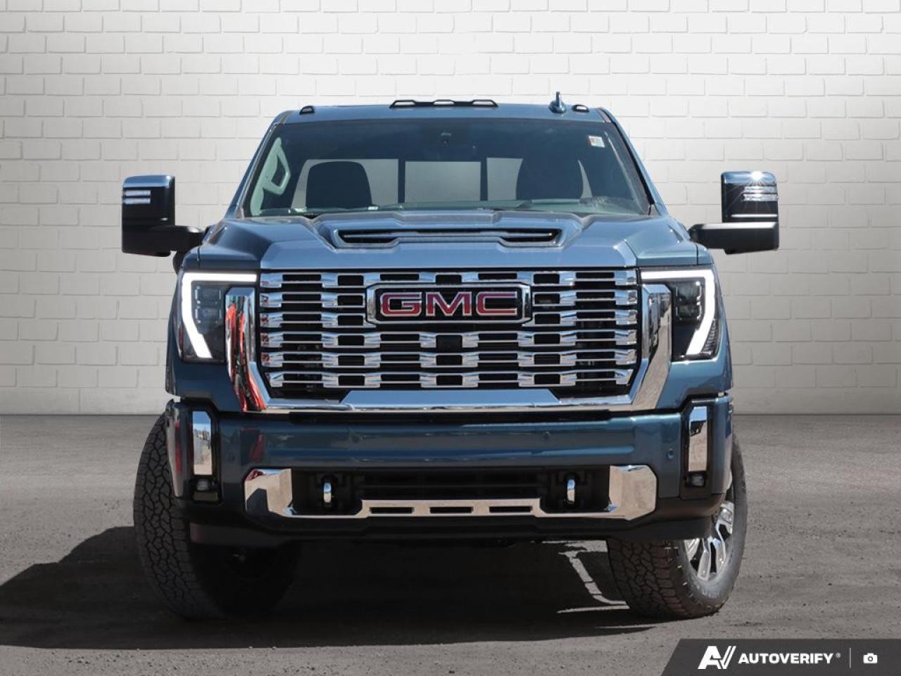 2025 GMC SIERRA 2500HD 4WD Crew Cab Standard Box Denali Photo