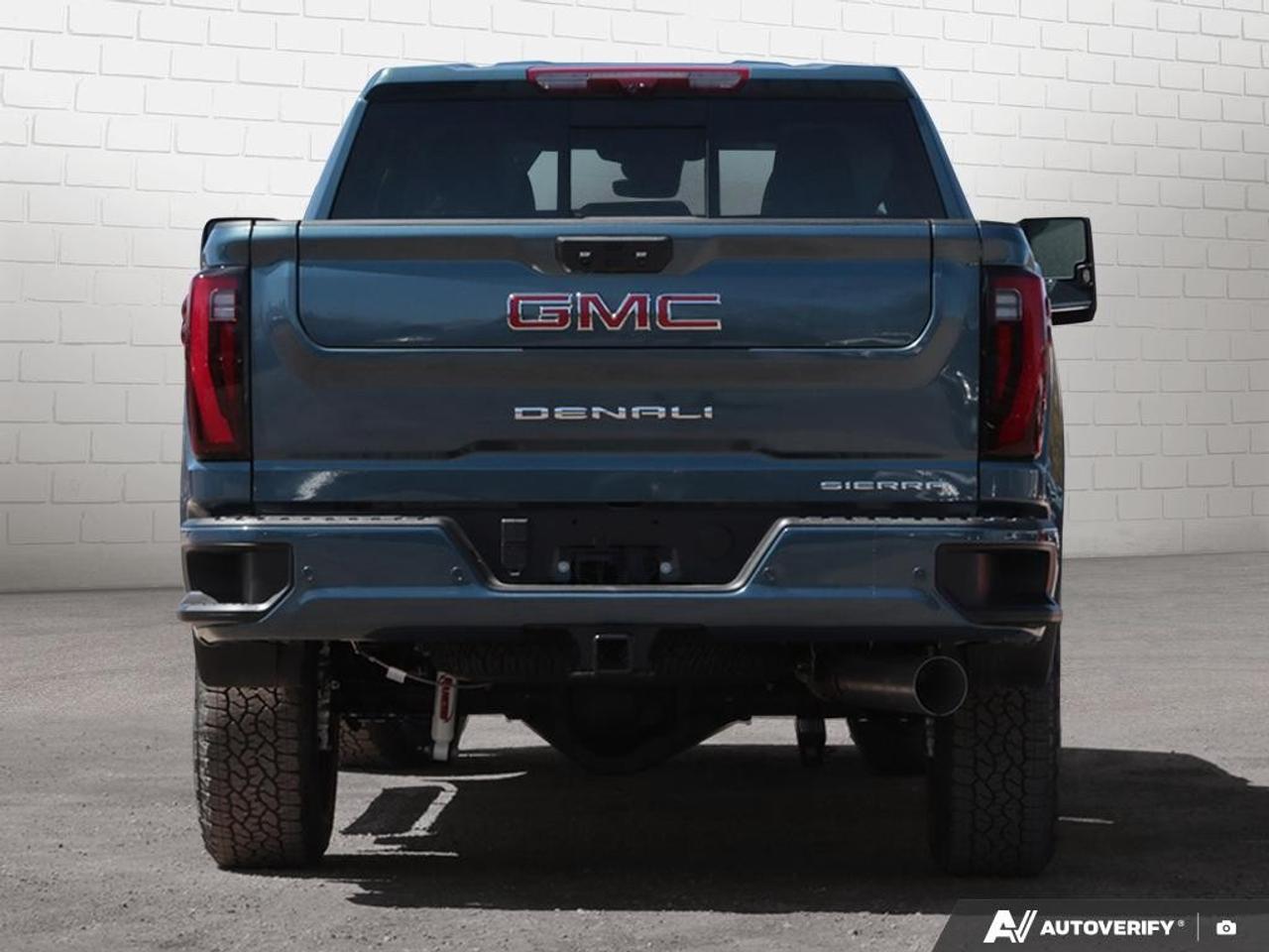 2025 GMC SIERRA 2500HD 4WD Crew Cab Standard Box Denali Photo