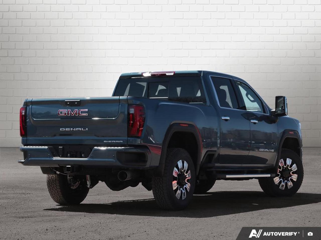 2025 GMC SIERRA 2500HD 4WD Crew Cab Standard Box Denali Photo