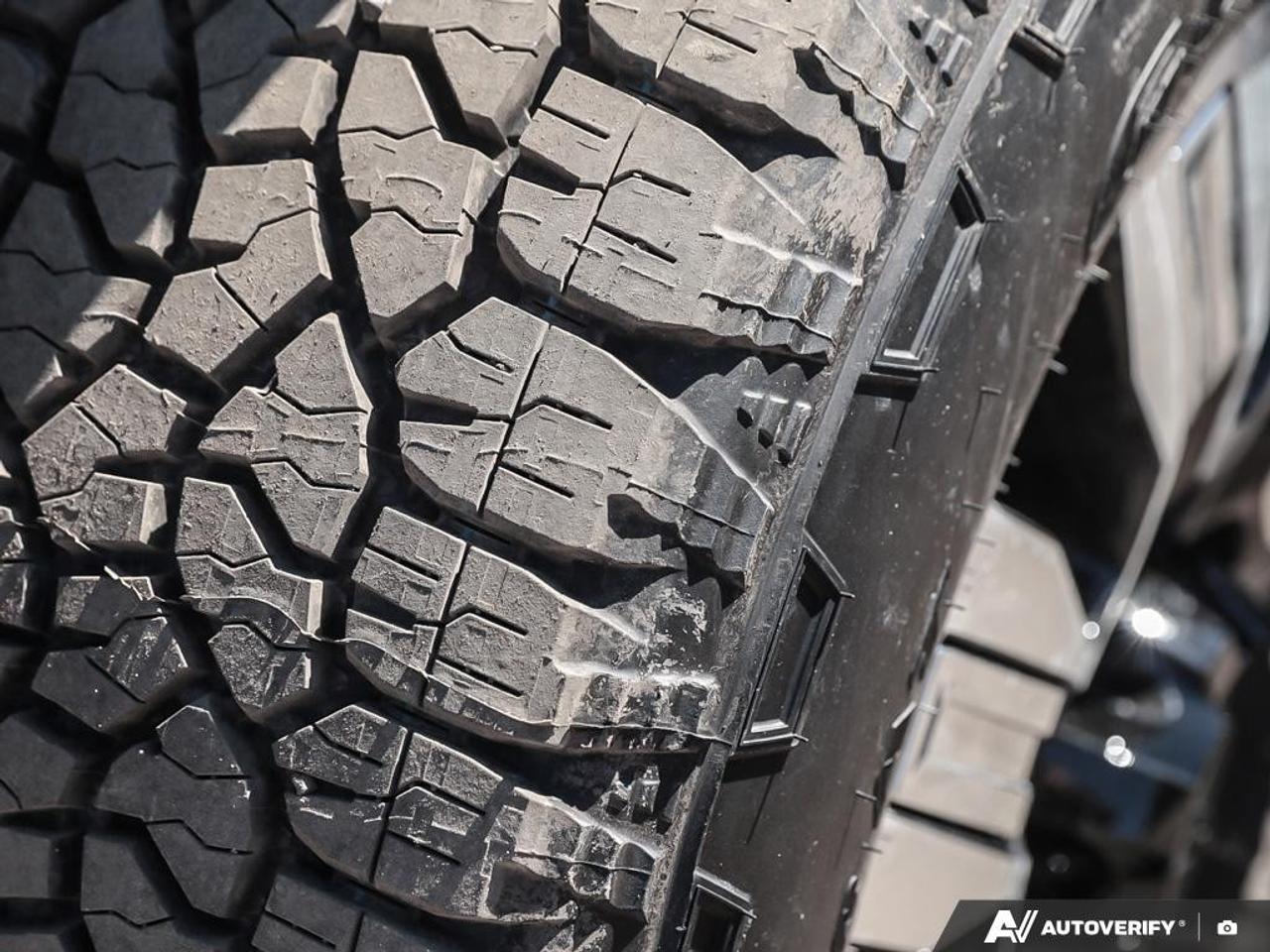 2025 GMC SIERRA 2500HD 4WD Crew Cab Standard Box Denali Photo