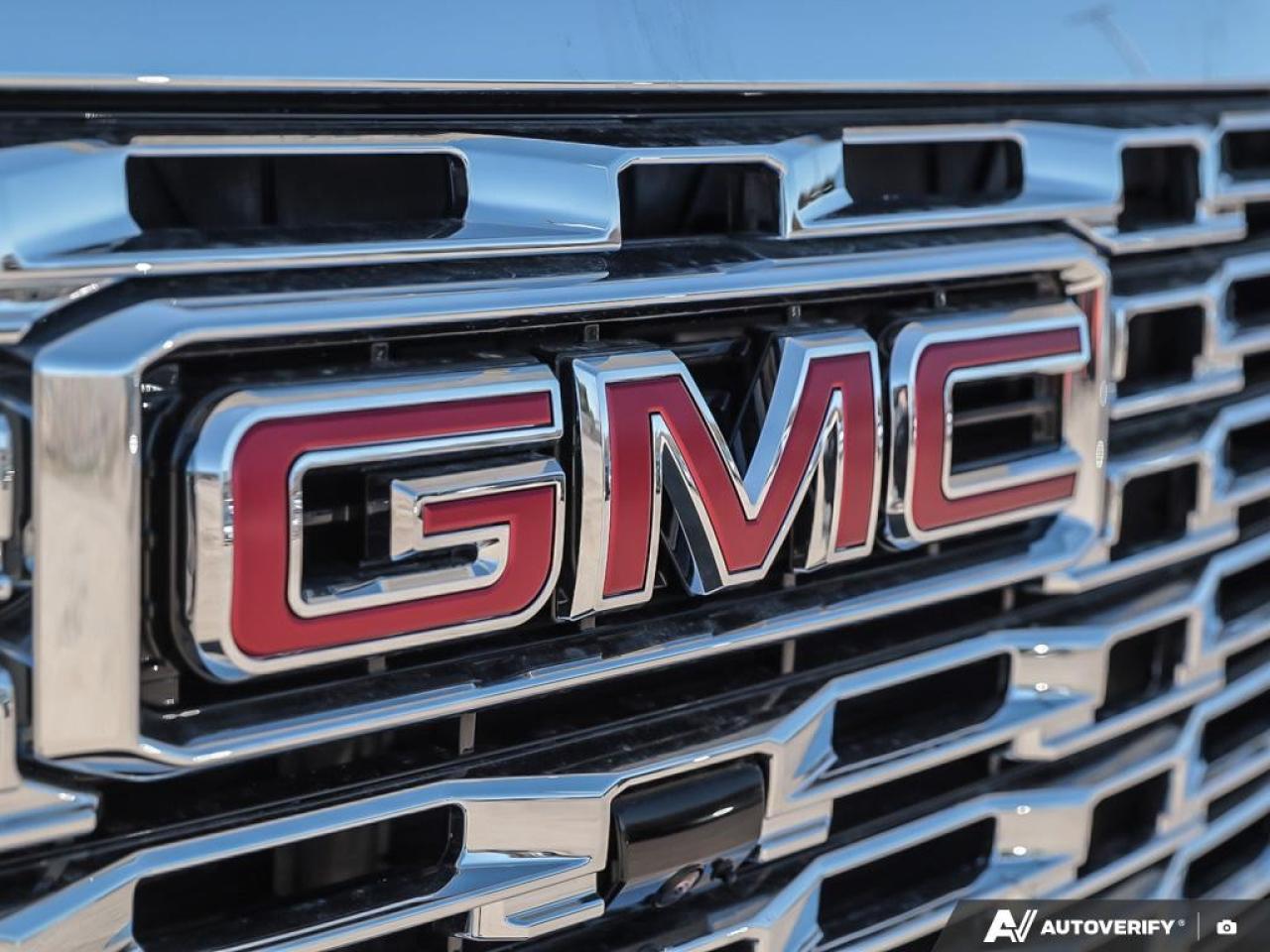 2025 GMC SIERRA 2500HD 4WD Crew Cab Standard Box Denali Photo