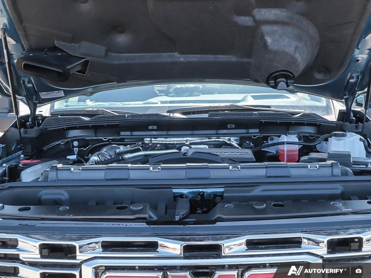 2025 GMC SIERRA 2500HD 4WD Crew Cab Standard Box Denali Photo