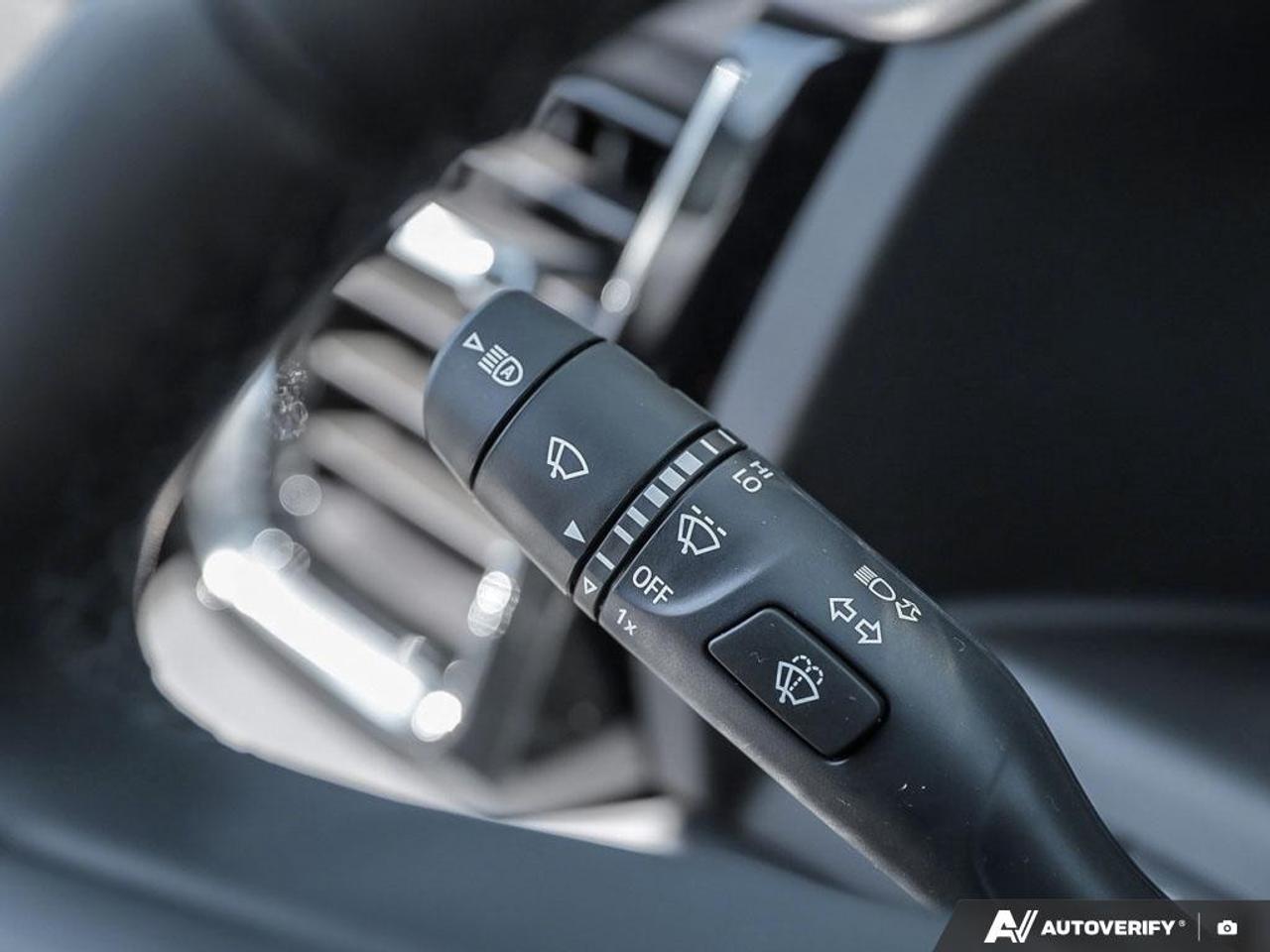 2025 GMC SIERRA 2500HD 4WD Crew Cab Standard Box Denali Photo