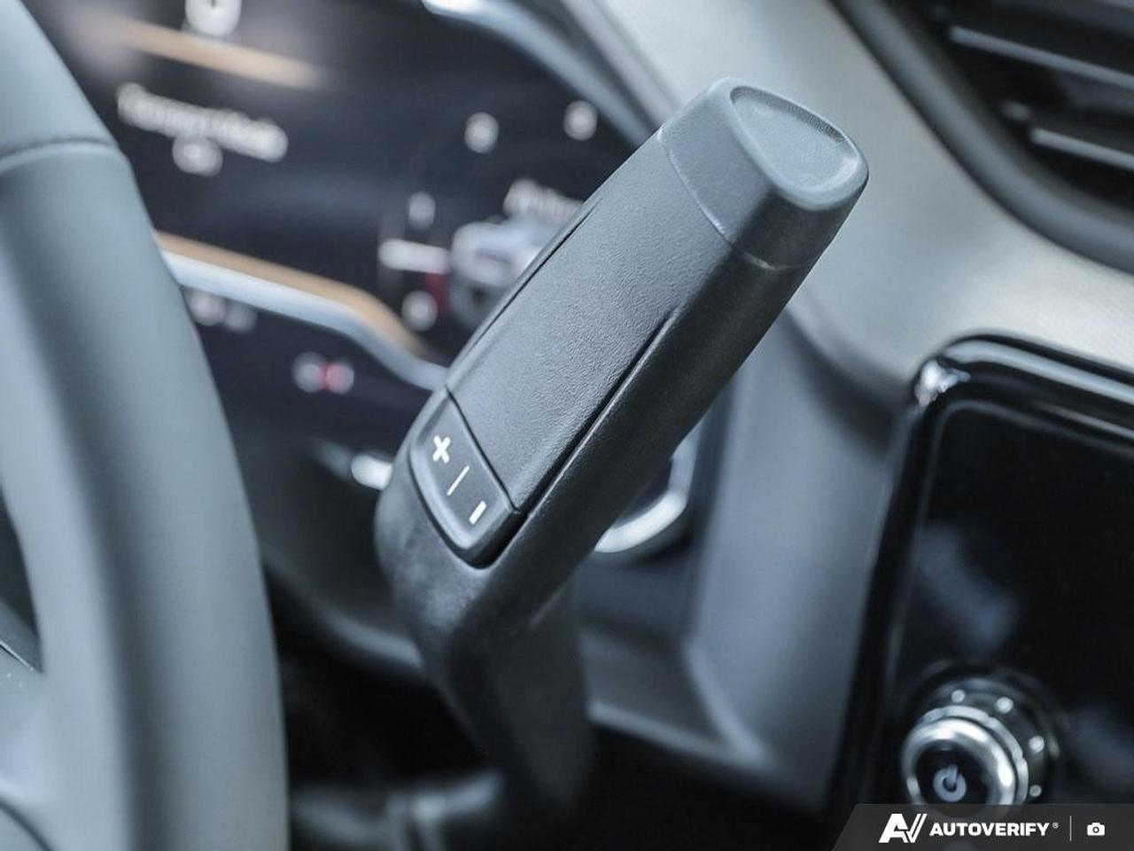 2025 GMC SIERRA 2500HD 4WD Crew Cab Standard Box Denali Photo