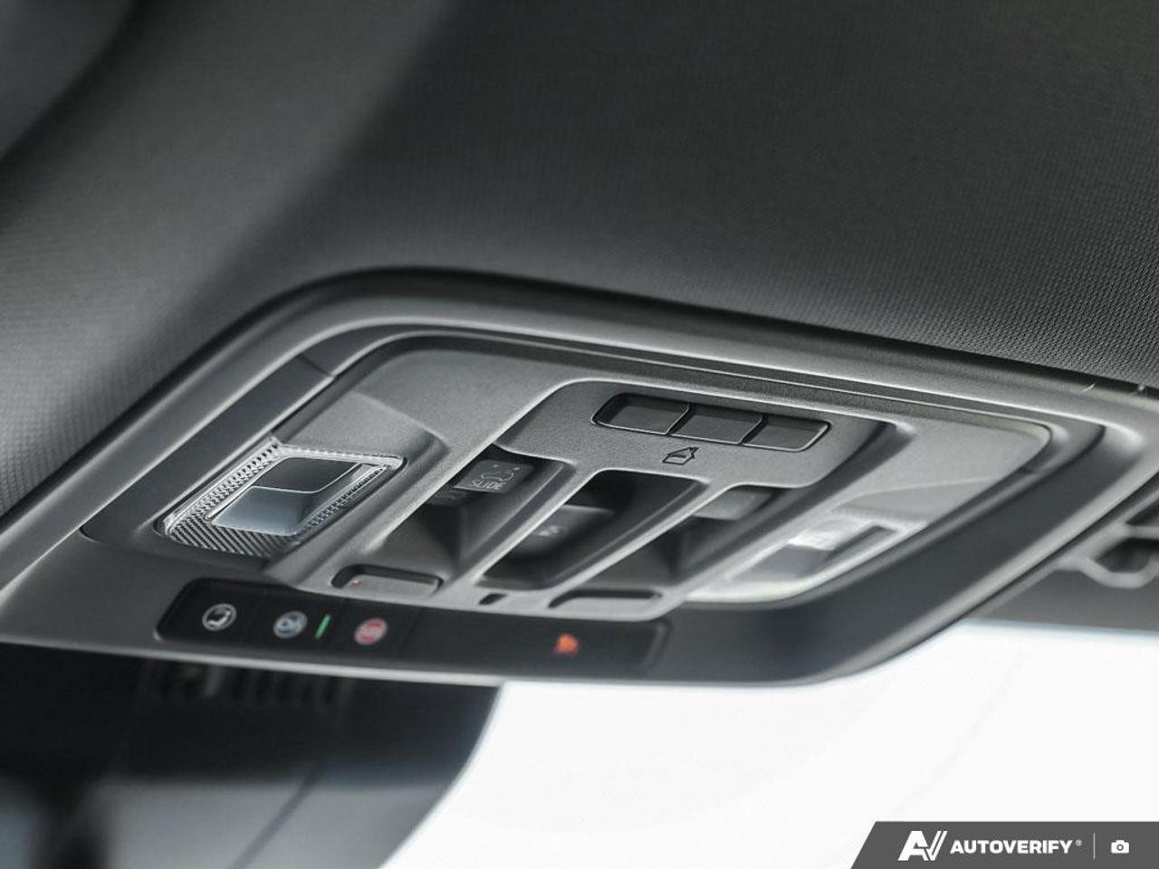 2025 GMC SIERRA 2500HD 4WD Crew Cab Standard Box Denali Photo