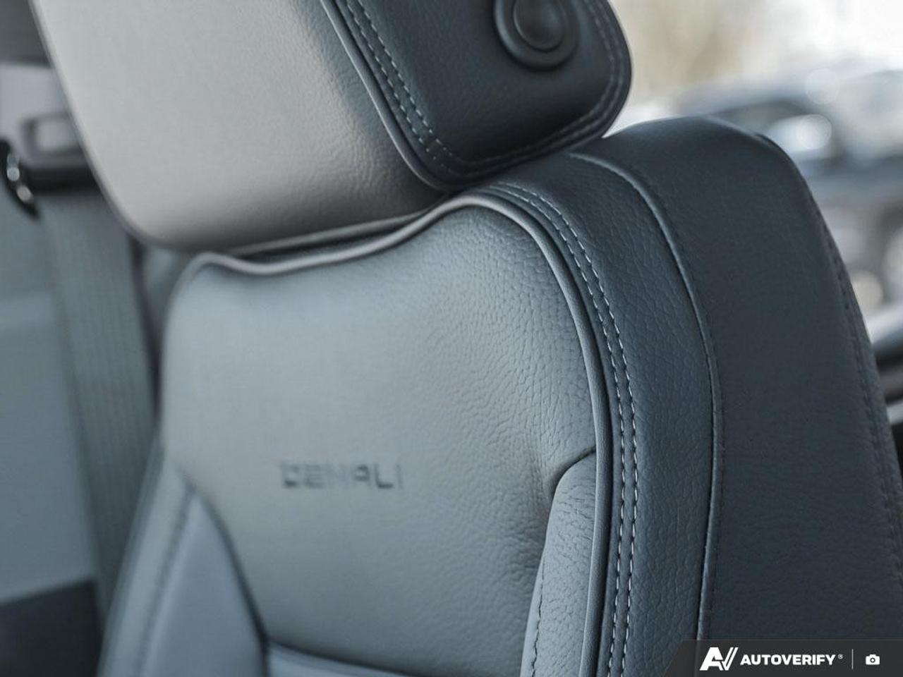 2025 GMC SIERRA 2500HD 4WD Crew Cab Standard Box Denali Photo