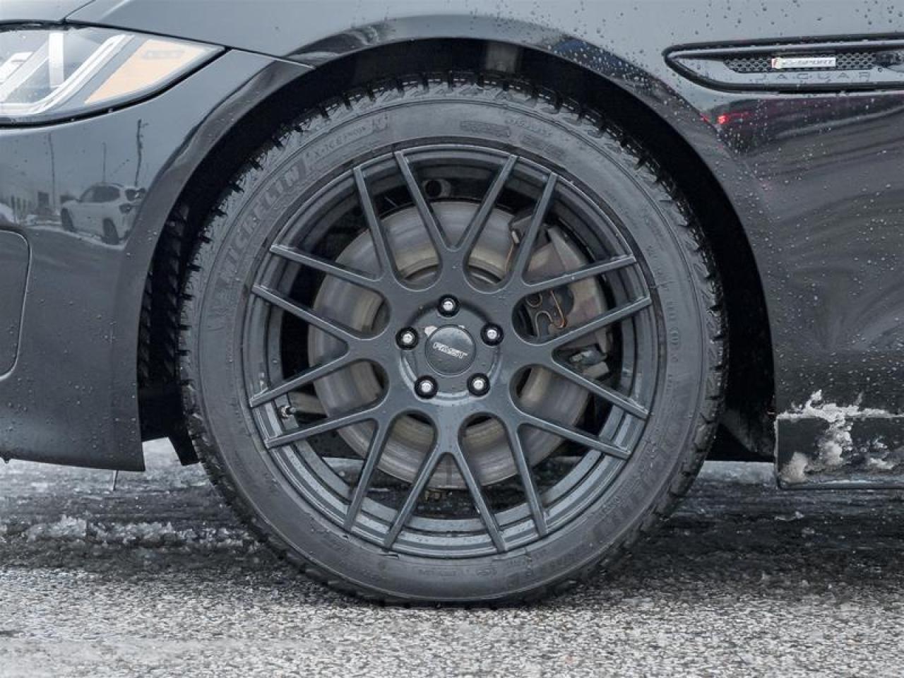 2018 Jaguar XE 35t R-Sport 4dr All-Wheel Drive Sedan Photo