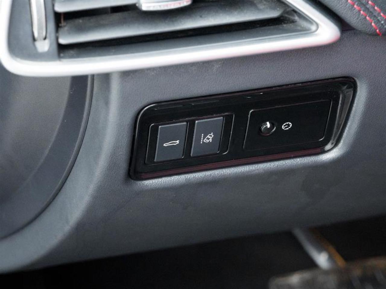 2018 Jaguar XE 35t R-Sport 4dr All-Wheel Drive Sedan Photo