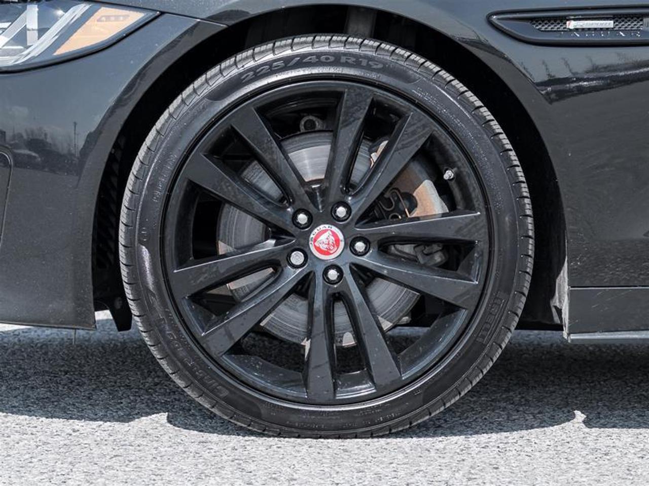 2018 Jaguar XE 35t R-Sport 4dr All-Wheel Drive Sedan Photo