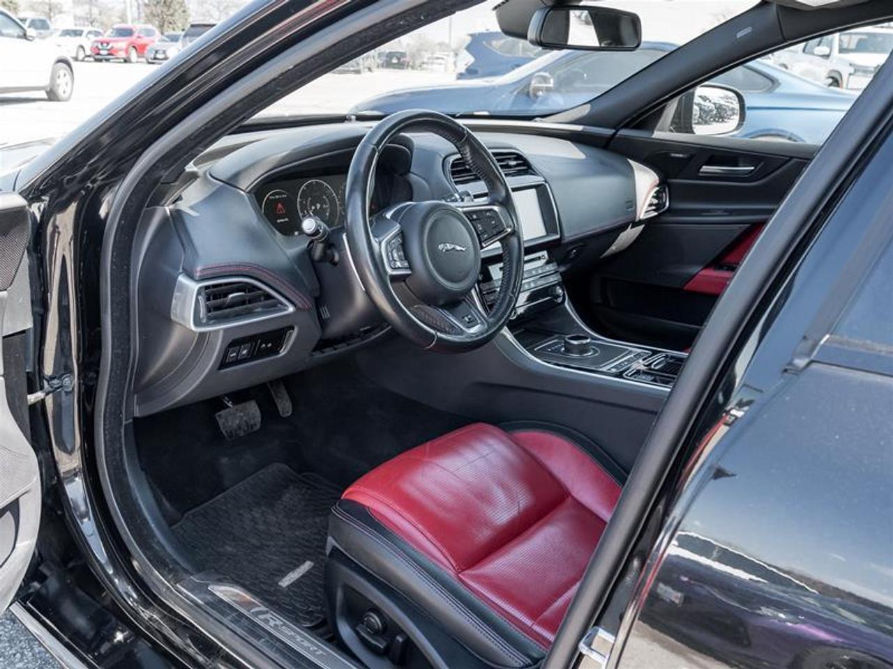 2018 Jaguar XE 35t R-Sport 4dr All-Wheel Drive Sedan Photo