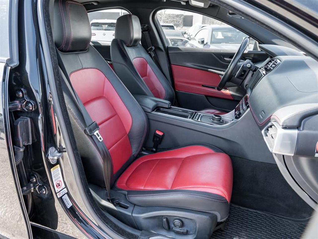 2018 Jaguar XE 35t R-Sport 4dr All-Wheel Drive Sedan Photo